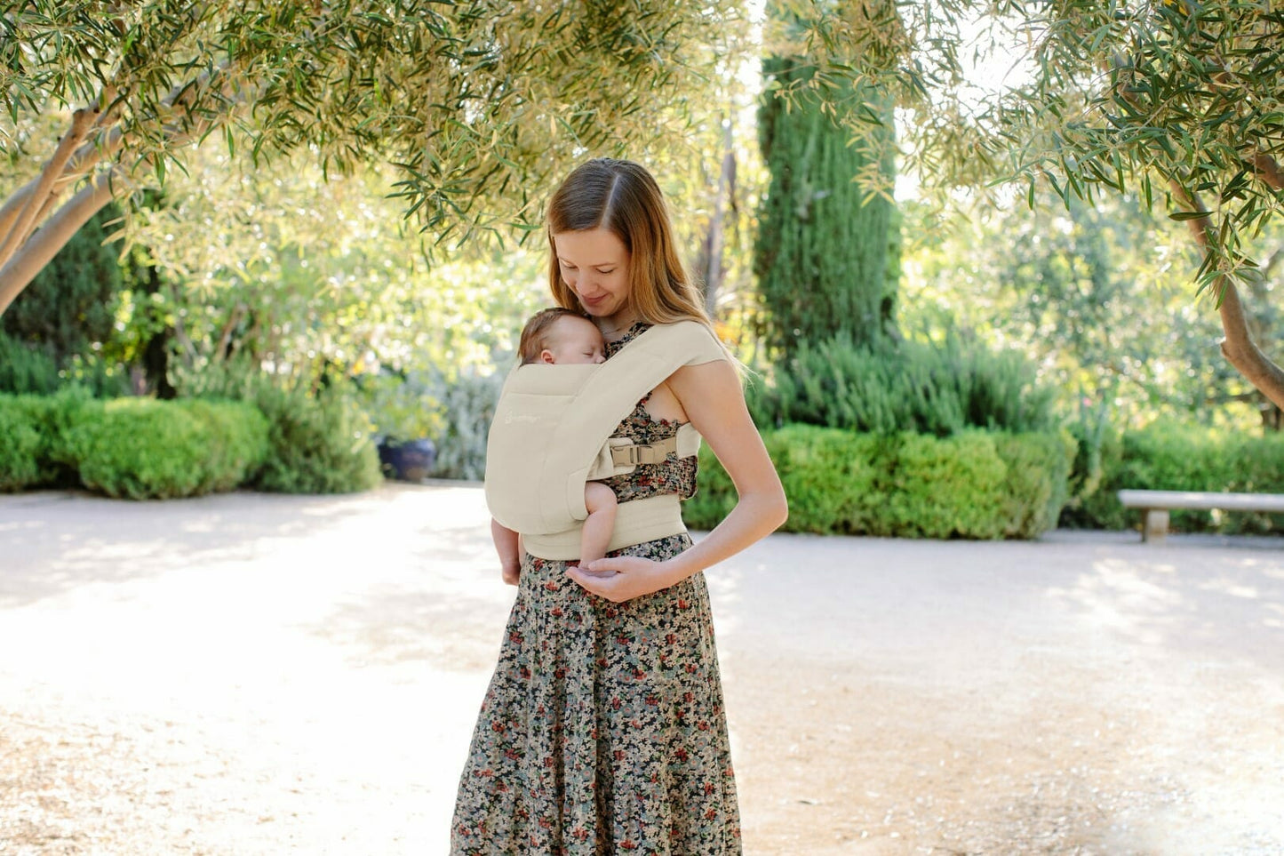 Ergobaby Embrace nosiljka, Cream