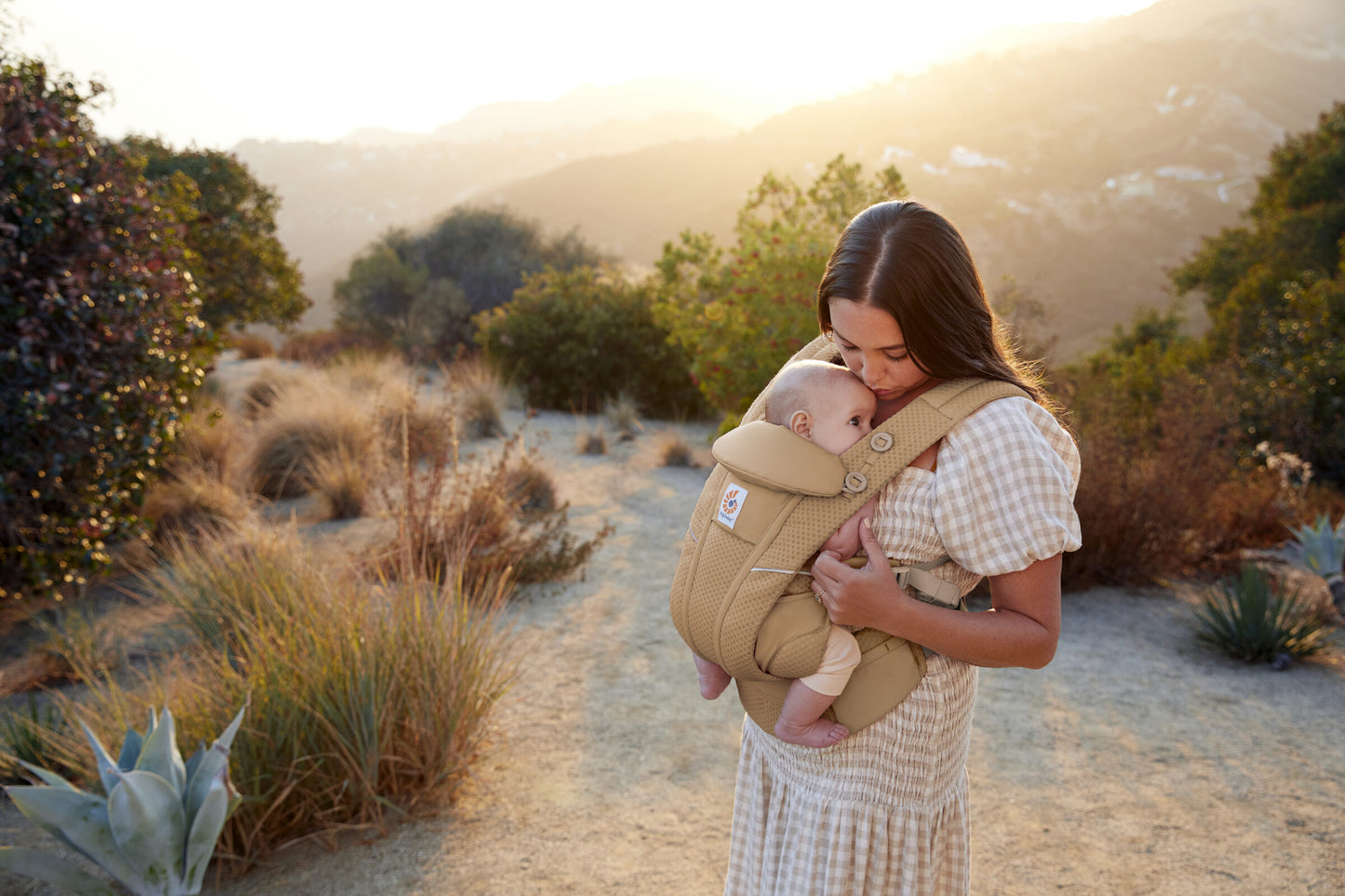 Ergobaby Omni Breeze nosiljka, Camel Brown